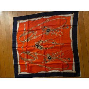 A Nomal Legge 100% Silk Stunning Stunning Scarf